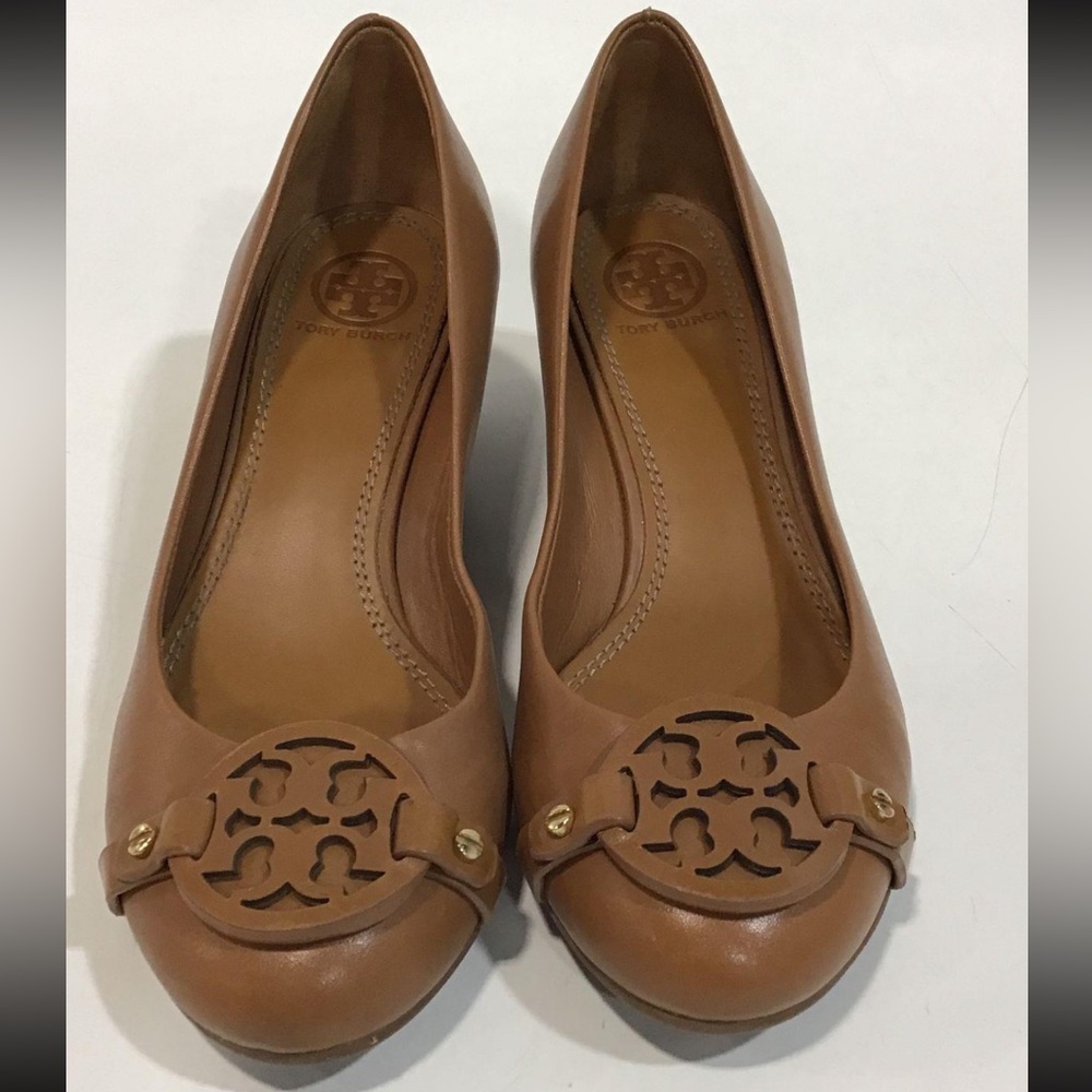 Women’s Tory Burch Tan Leather Wedge Pump Size 5.5M